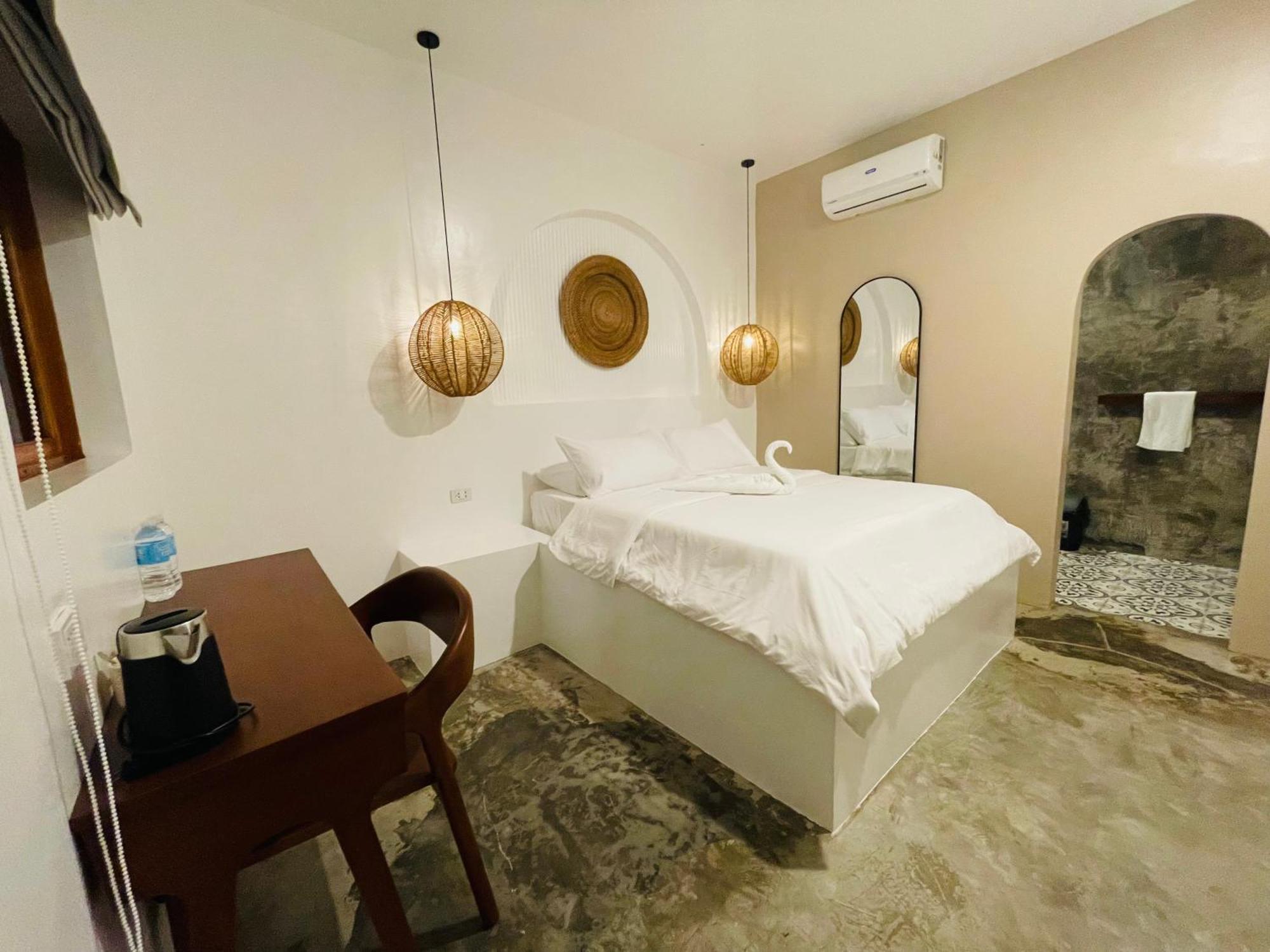 Maayong Hostel (Adults Only) Moalboal Dış mekan fotoğraf