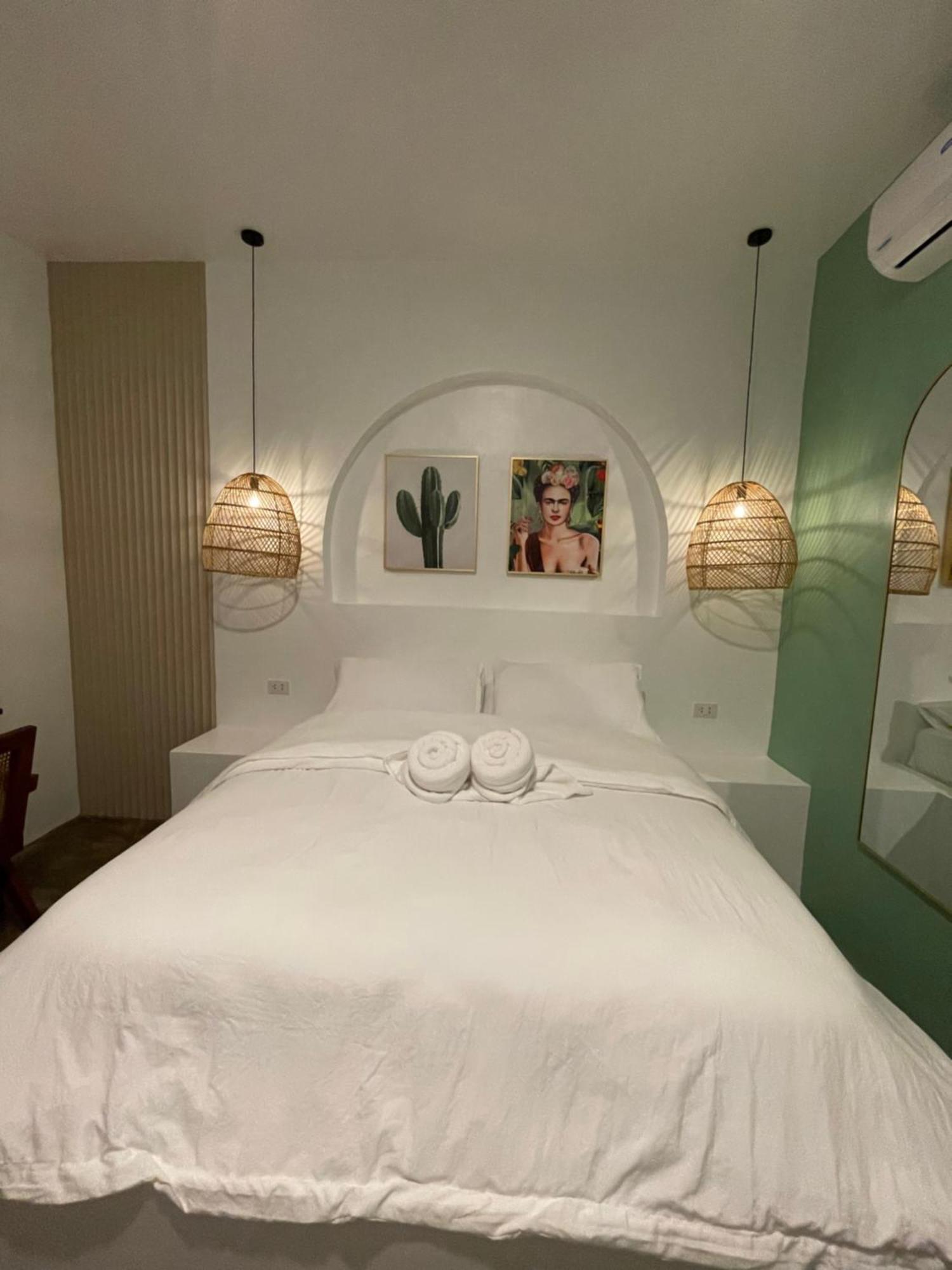 Maayong Hostel (Adults Only) Moalboal Dış mekan fotoğraf