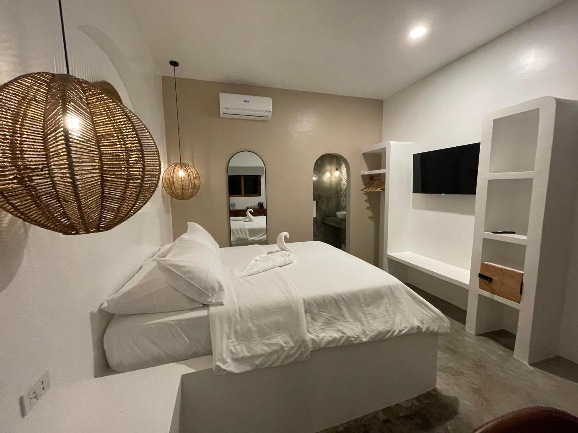 Maayong Hostel (Adults Only) Moalboal Dış mekan fotoğraf