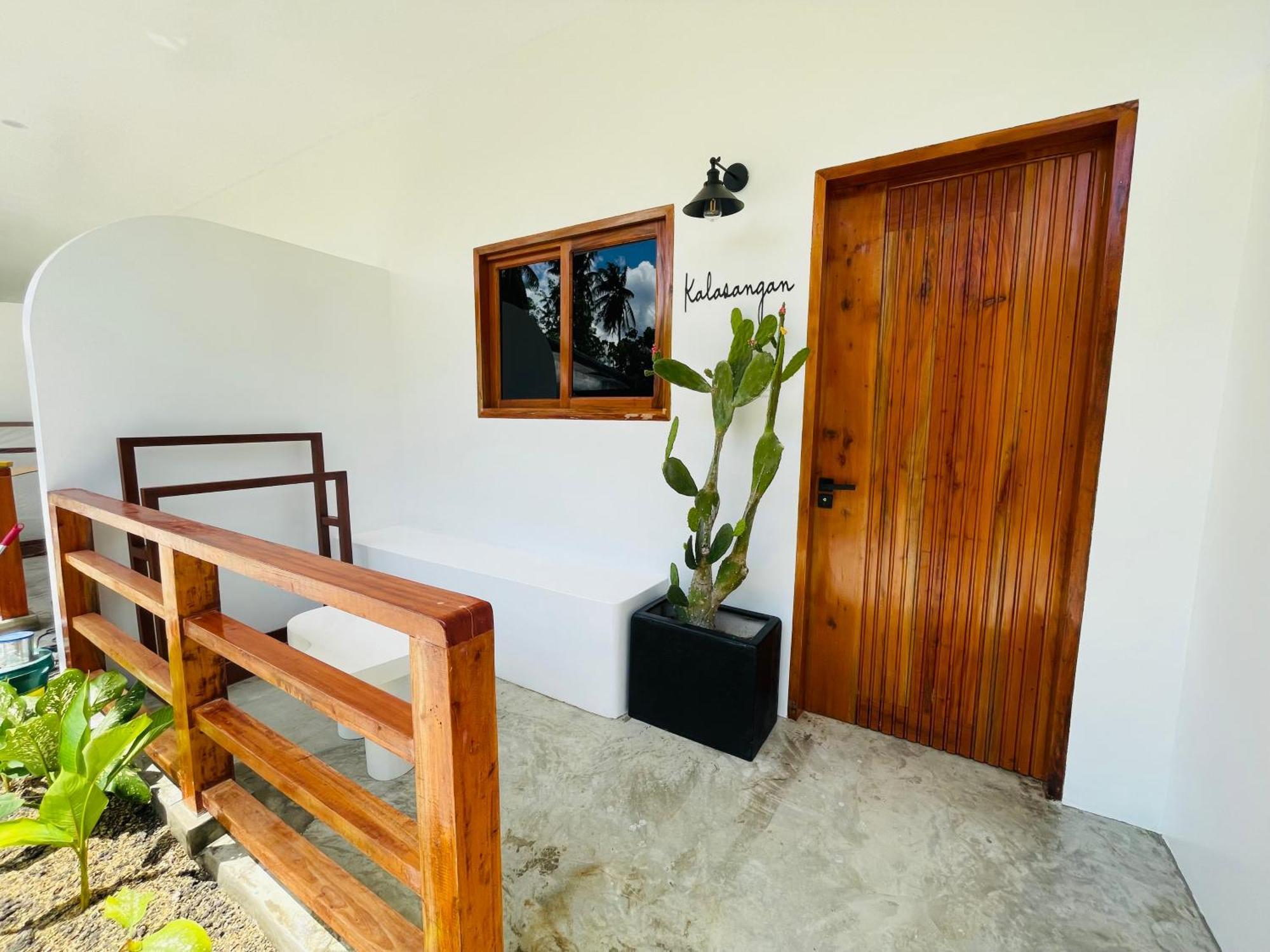 Maayong Hostel (Adults Only) Moalboal Dış mekan fotoğraf