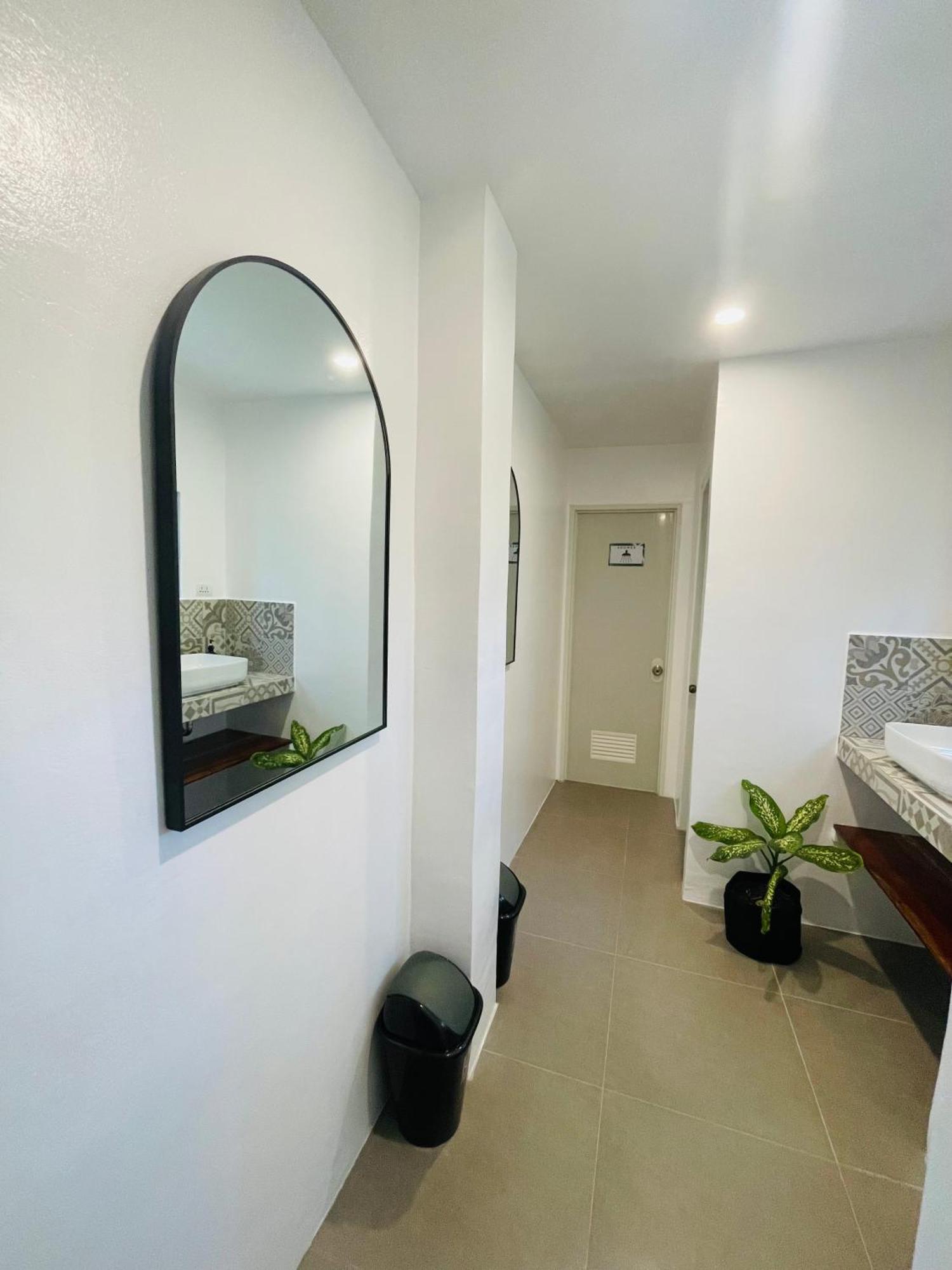 Maayong Hostel (Adults Only) Moalboal Dış mekan fotoğraf