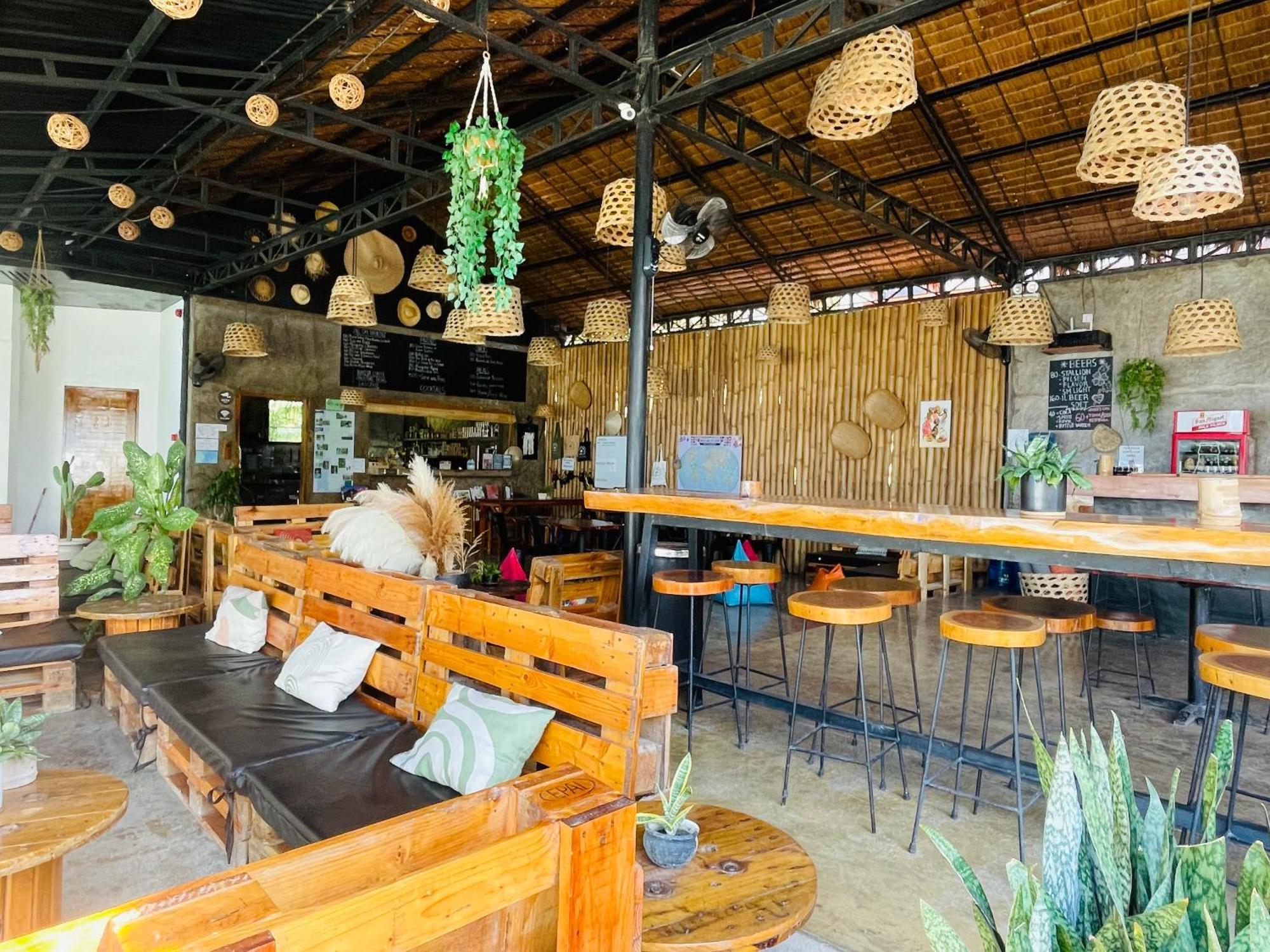 Maayong Hostel (Adults Only) Moalboal Dış mekan fotoğraf