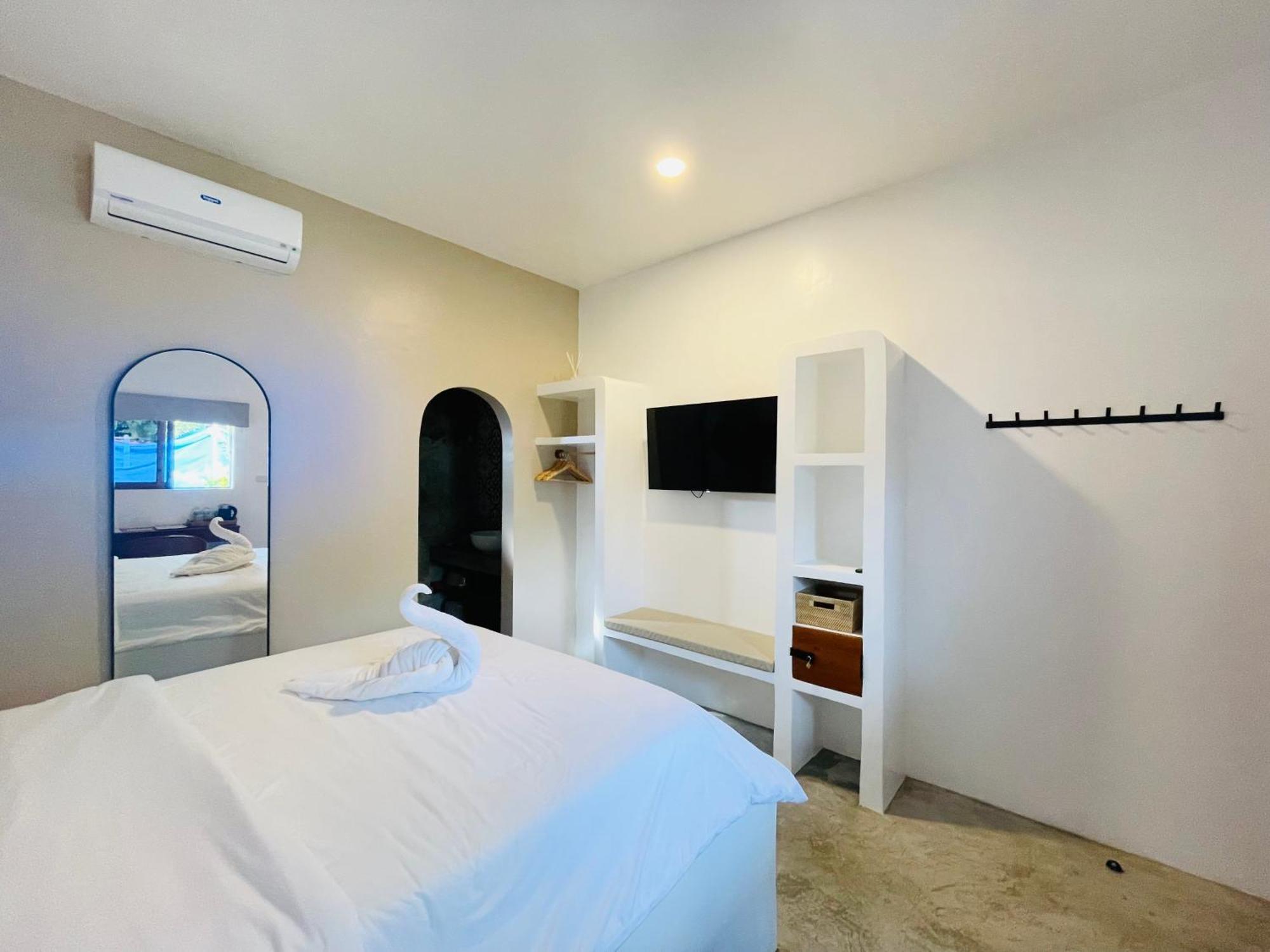Maayong Hostel (Adults Only) Moalboal Dış mekan fotoğraf