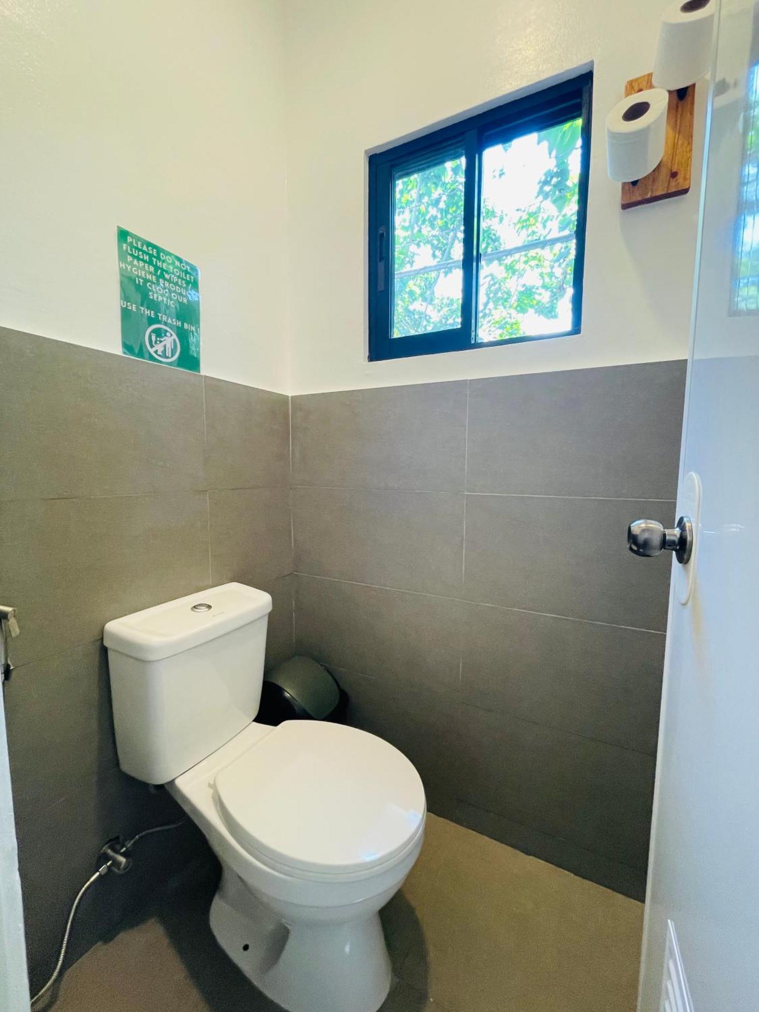 Maayong Hostel (Adults Only) Moalboal Dış mekan fotoğraf