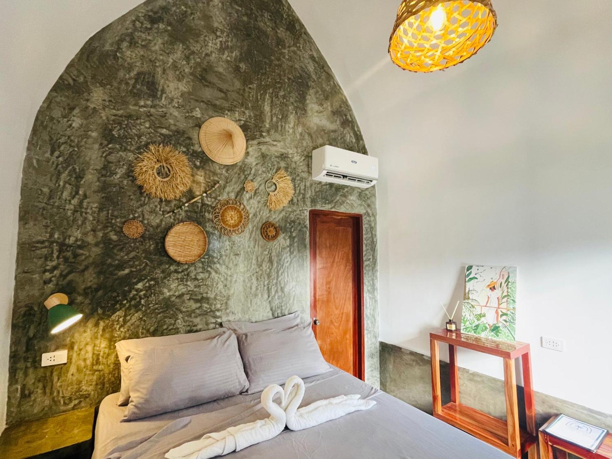 Maayong Hostel (Adults Only) Moalboal Dış mekan fotoğraf