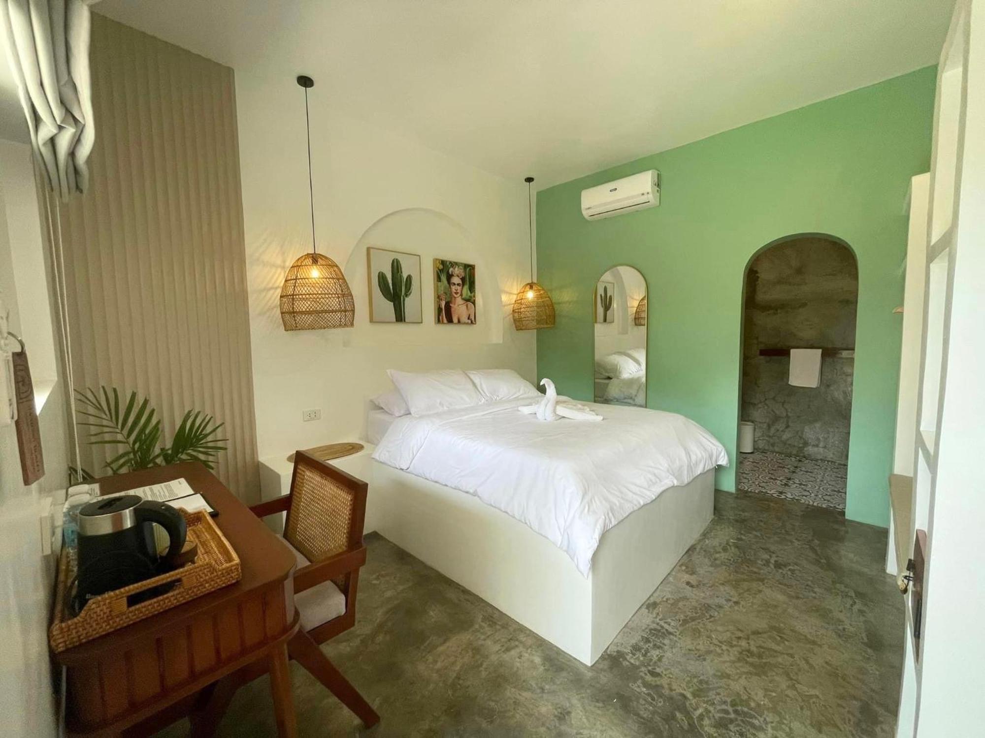 Maayong Hostel (Adults Only) Moalboal Dış mekan fotoğraf