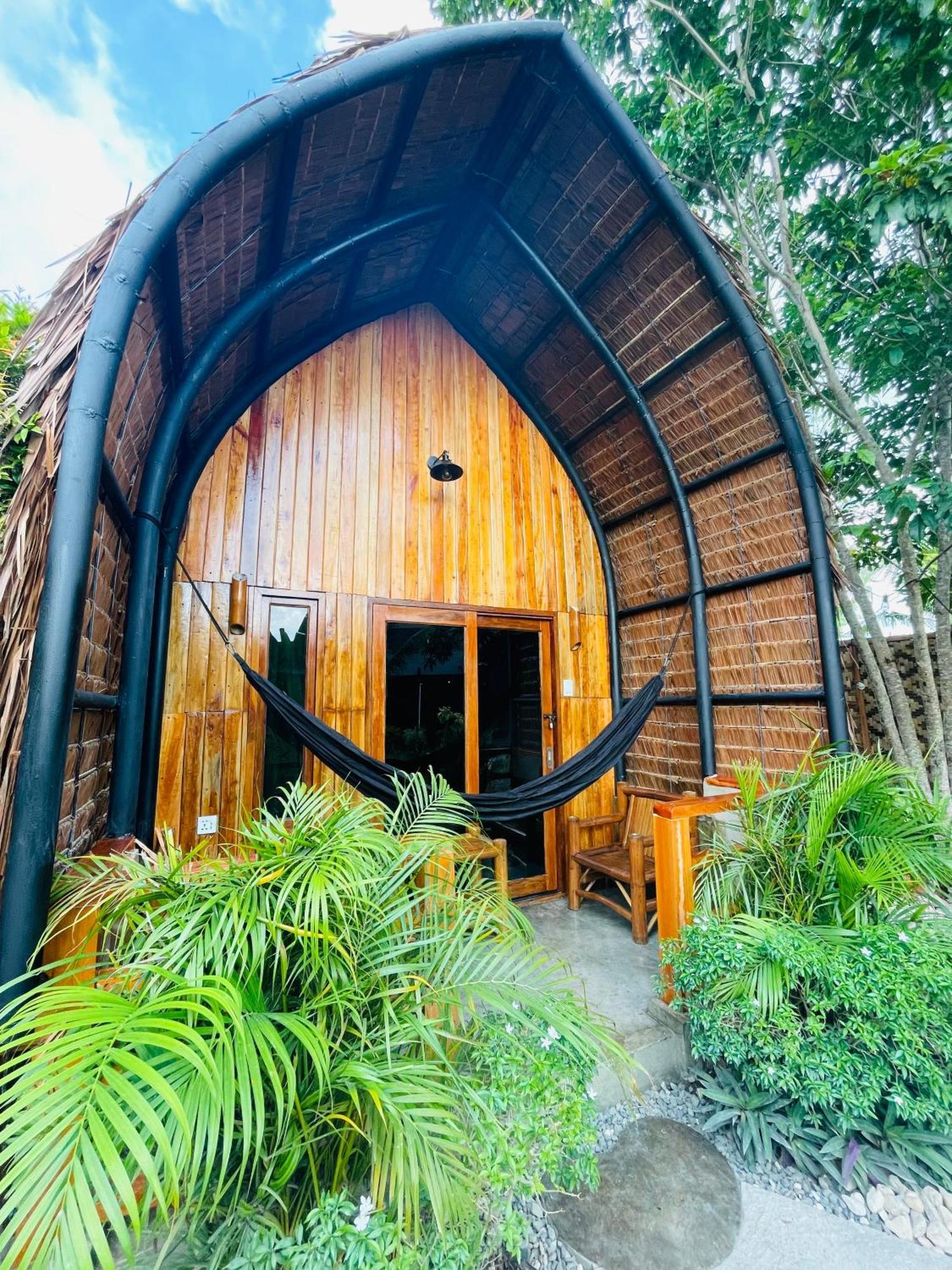 Maayong Hostel (Adults Only) Moalboal Dış mekan fotoğraf
